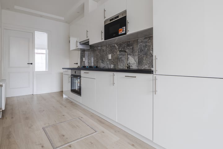 Foto 3 van Burgemeester Waldeckstraat 1