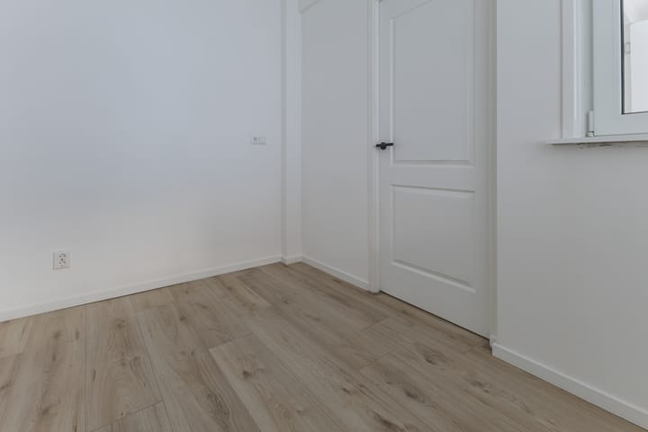 Foto 15 van Burgemeester Waldeckstraat 1