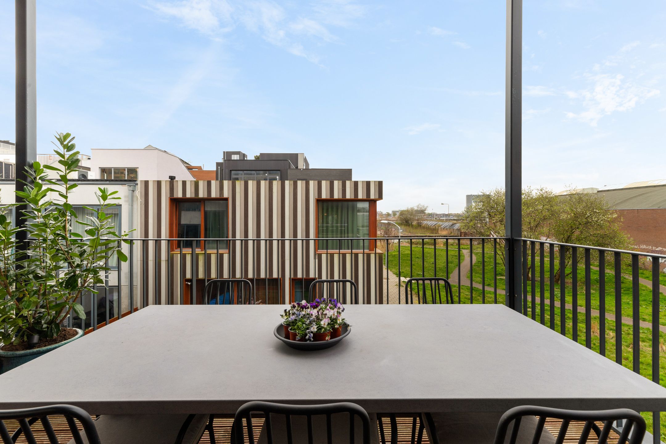 Foto 30 van Klaprozenweg 51-H2