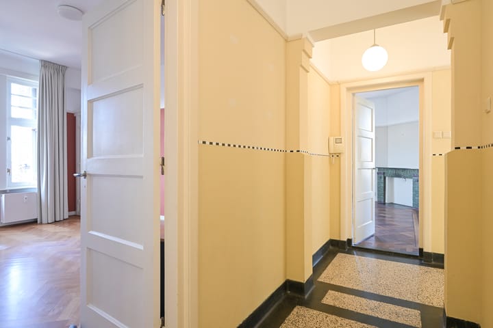 Foto 7 van Alexander Gogelweg 75-A