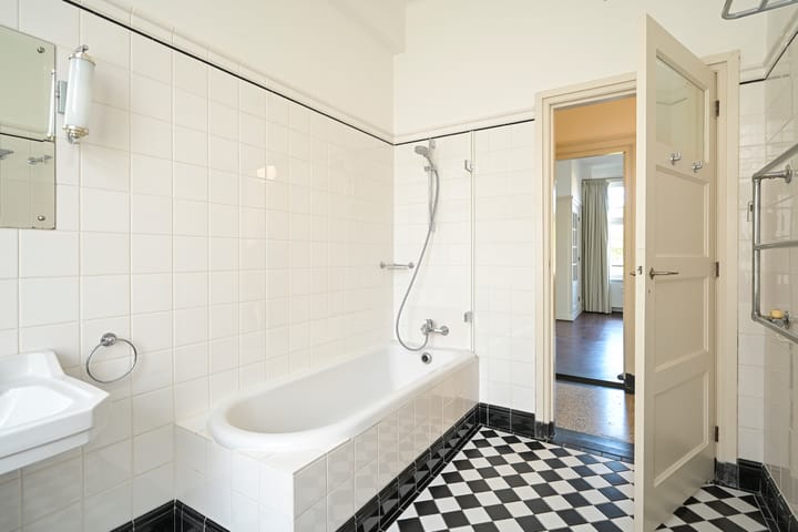 Foto 35 van Alexander Gogelweg 75-A