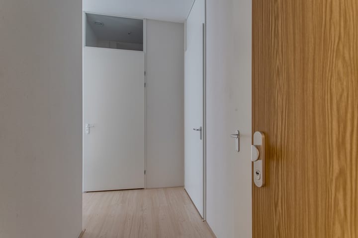 Photo 4 of Leo Smitstraat 7-C