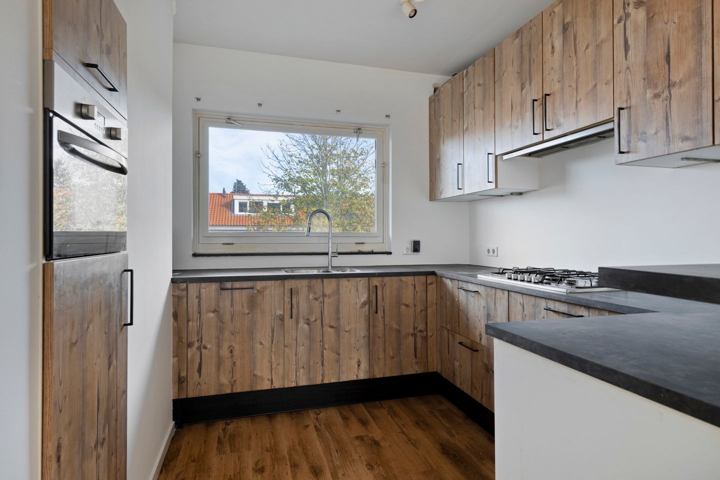 Foto 14 van Kamerlingh Onneslaan 50