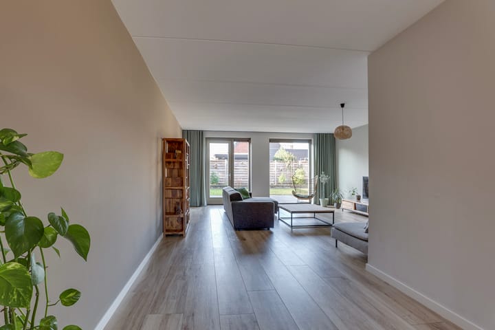 Foto 2 van Haarspit 8