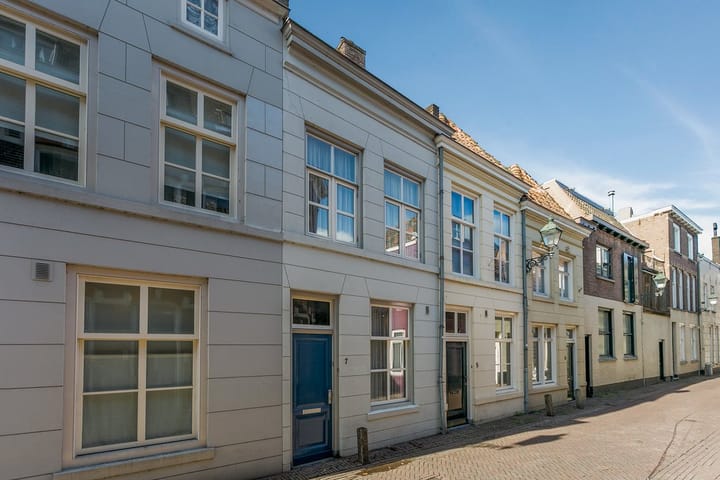 Foto 1 van Clarastraat 7