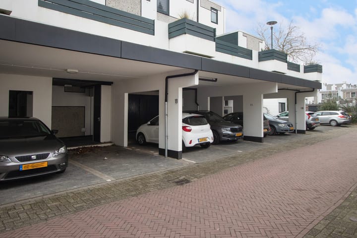 Photo 2 of Essenburg 19