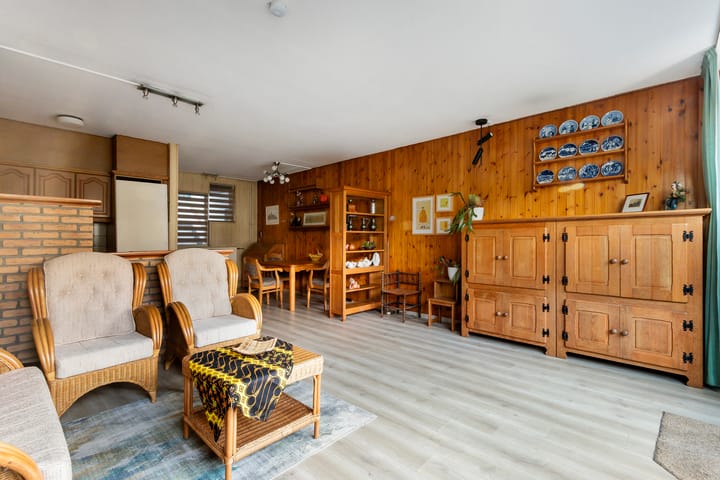 Photo 11 of Essenburg 19