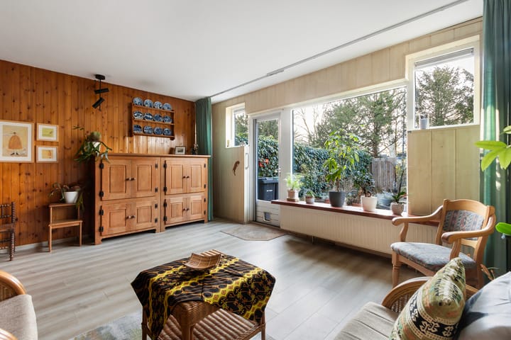 Photo 12 of Essenburg 19