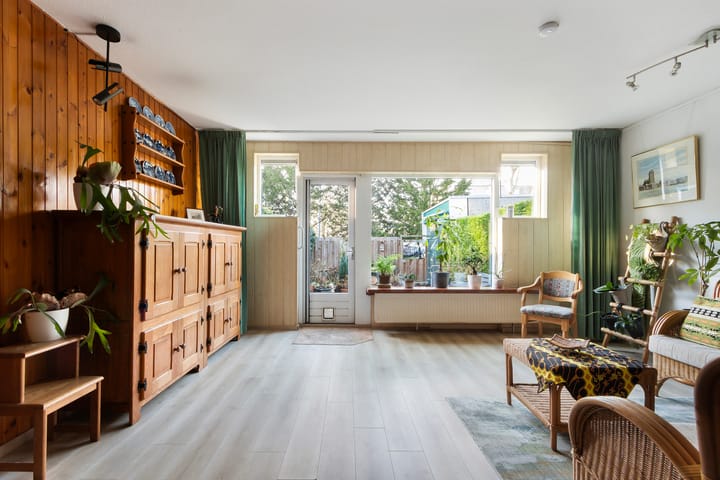 Photo 7 of Essenburg 19