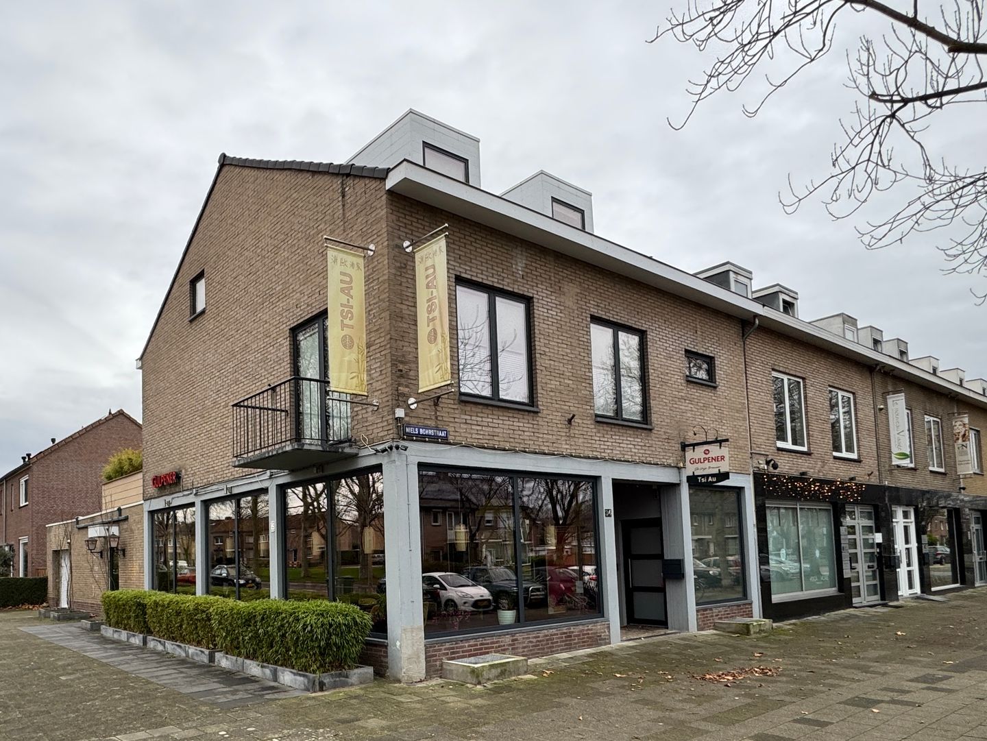 Bekijk foto 1 van Niels Bohrstraat 34