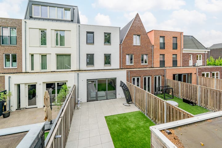 Photo 4 of Charles Gabrijweg 42