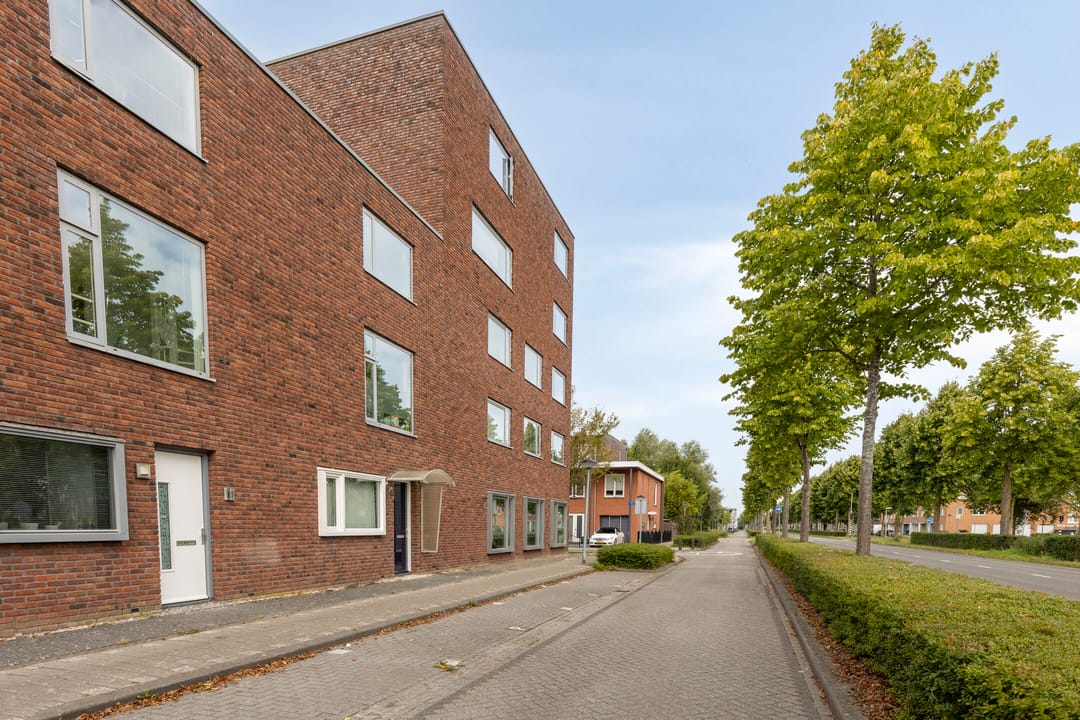 Photo 2 of Vooronder 76