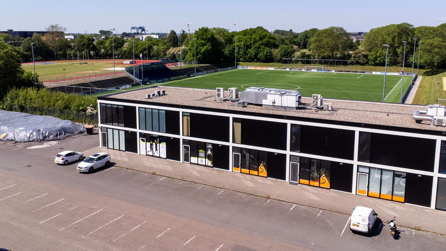 View photo 2 of Middelzeelaan 16-18