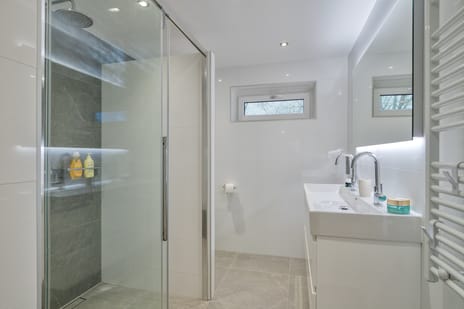 Karveel 04 22 tertiary image