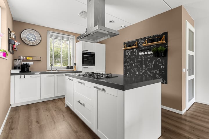 Photo 3 of Albert Einsteinstraat 14