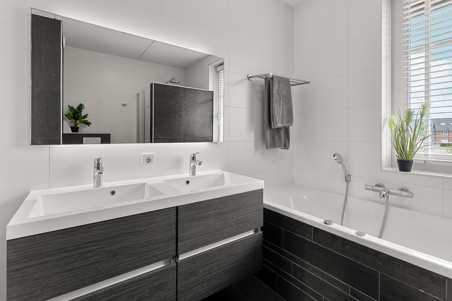 Photo 35 of Albert Einsteinstraat 14