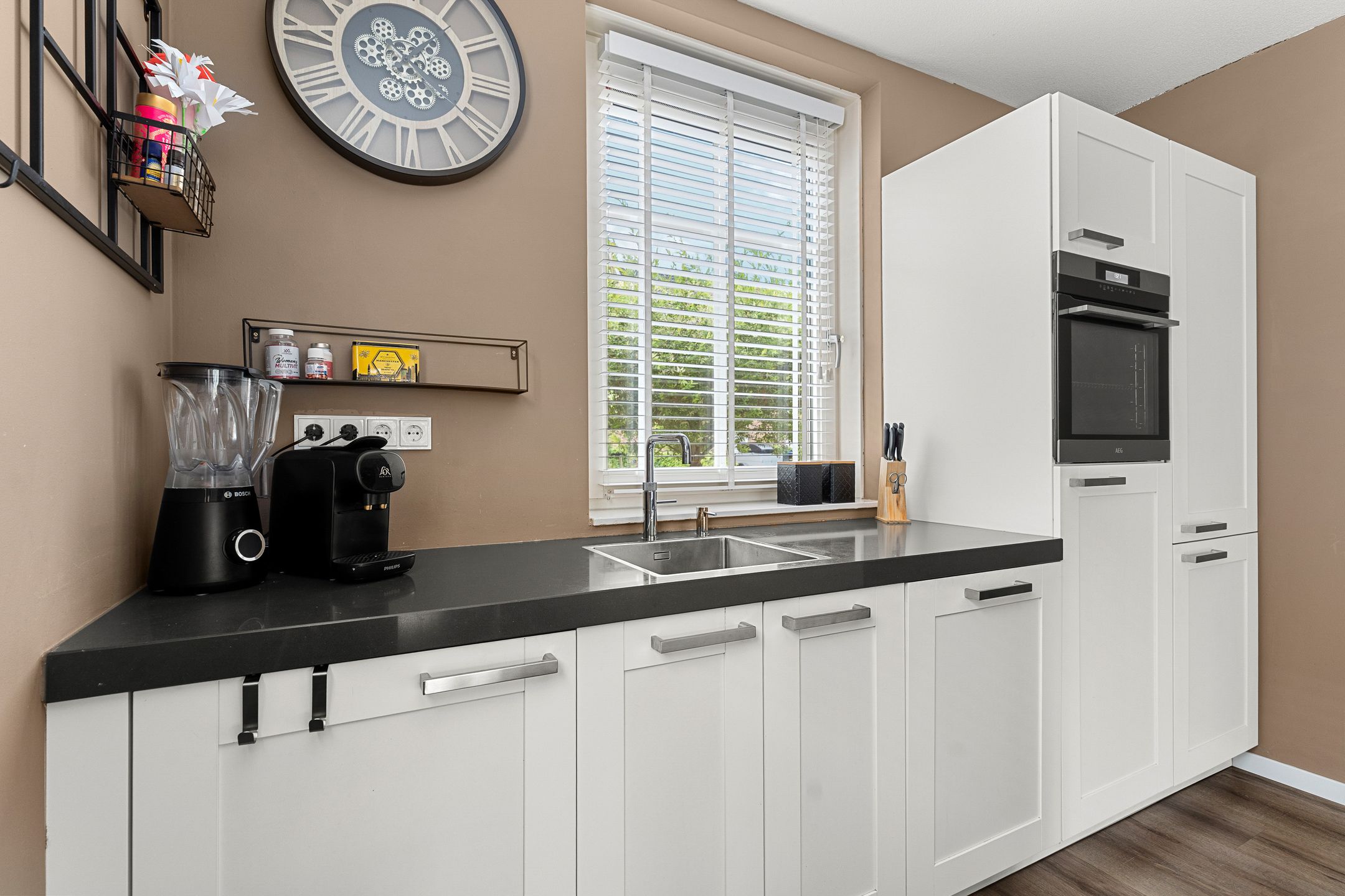 Photo 24 of Albert Einsteinstraat 14