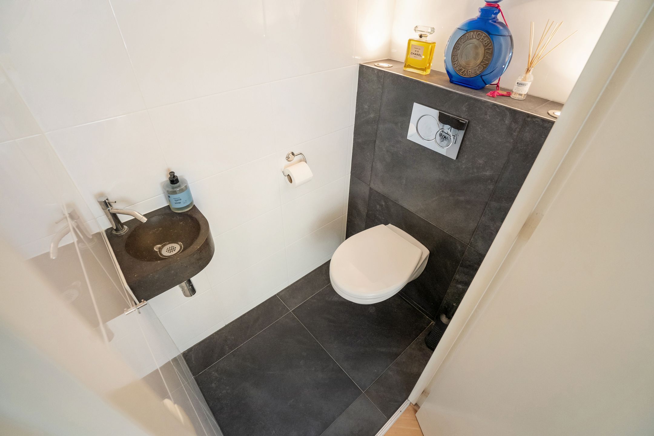 Photo 27 of Raadhuisstraat 38