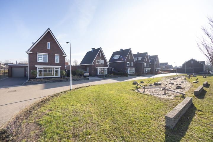 Photo 5 of Spitter 38