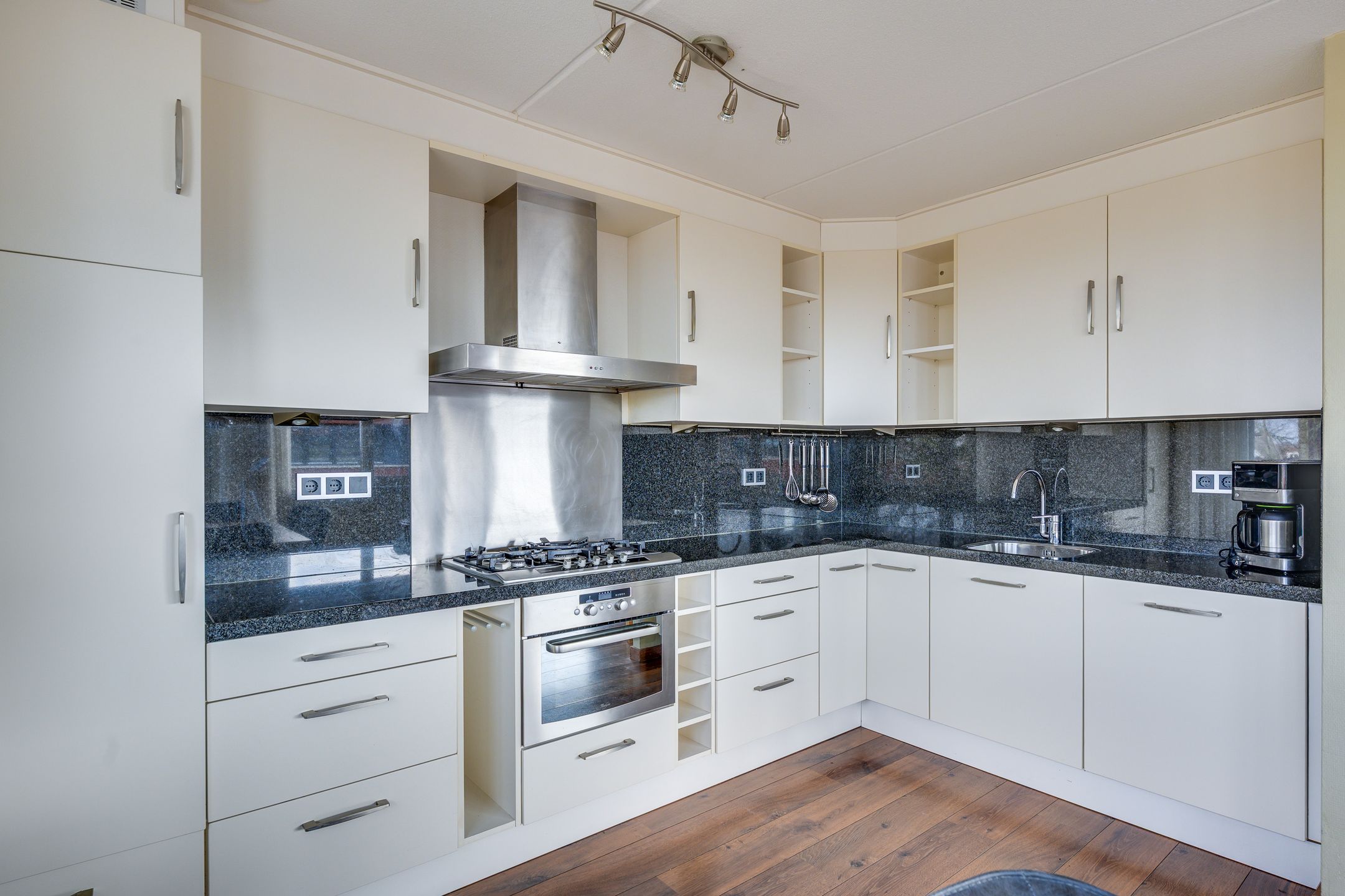 Foto 15 van Rooijsestraat 30