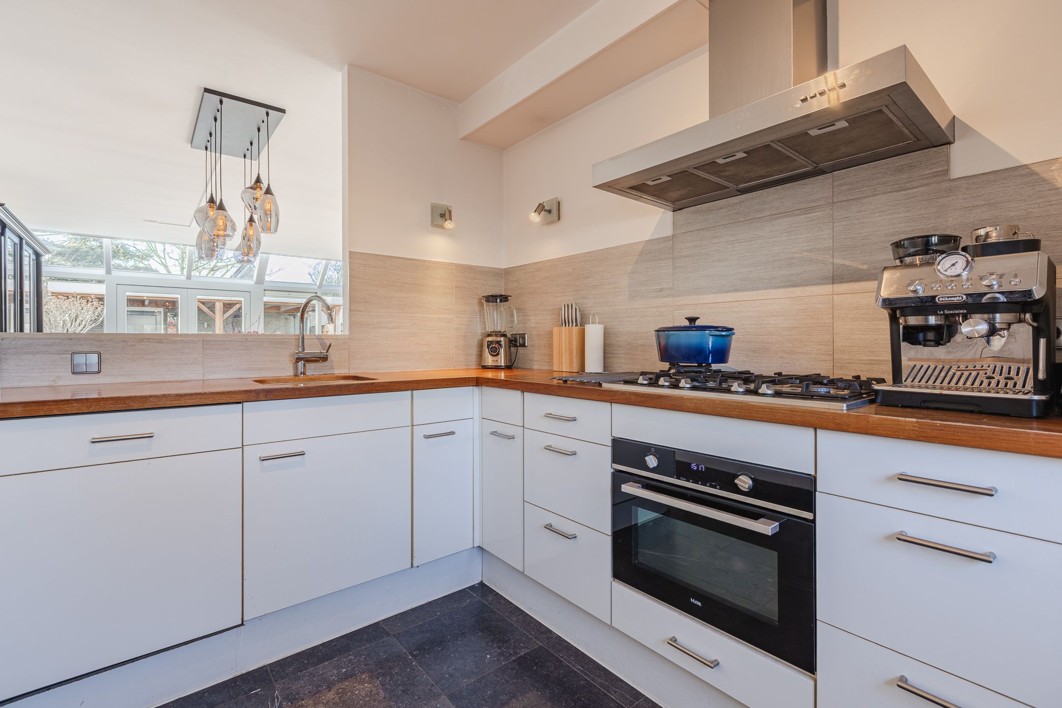 Foto 15 van Oudstraat 8