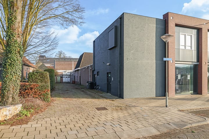 Keurvorstenplein 12, Ravenstein