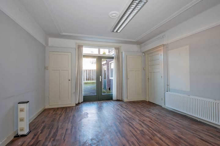 Photo 4 of Wilhelminastraat 95