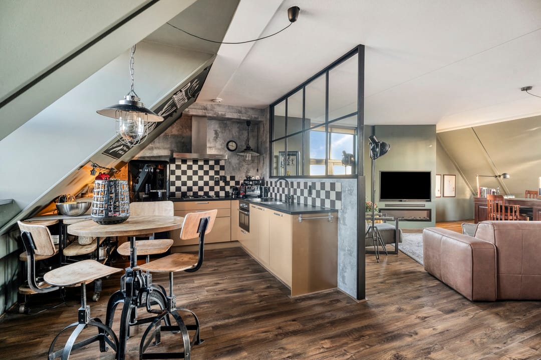 Foto 8 van Groot Horloo 87