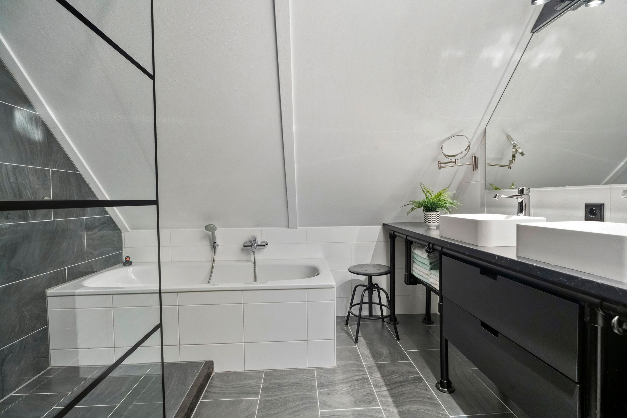 Foto 15 van Groot Horloo 87