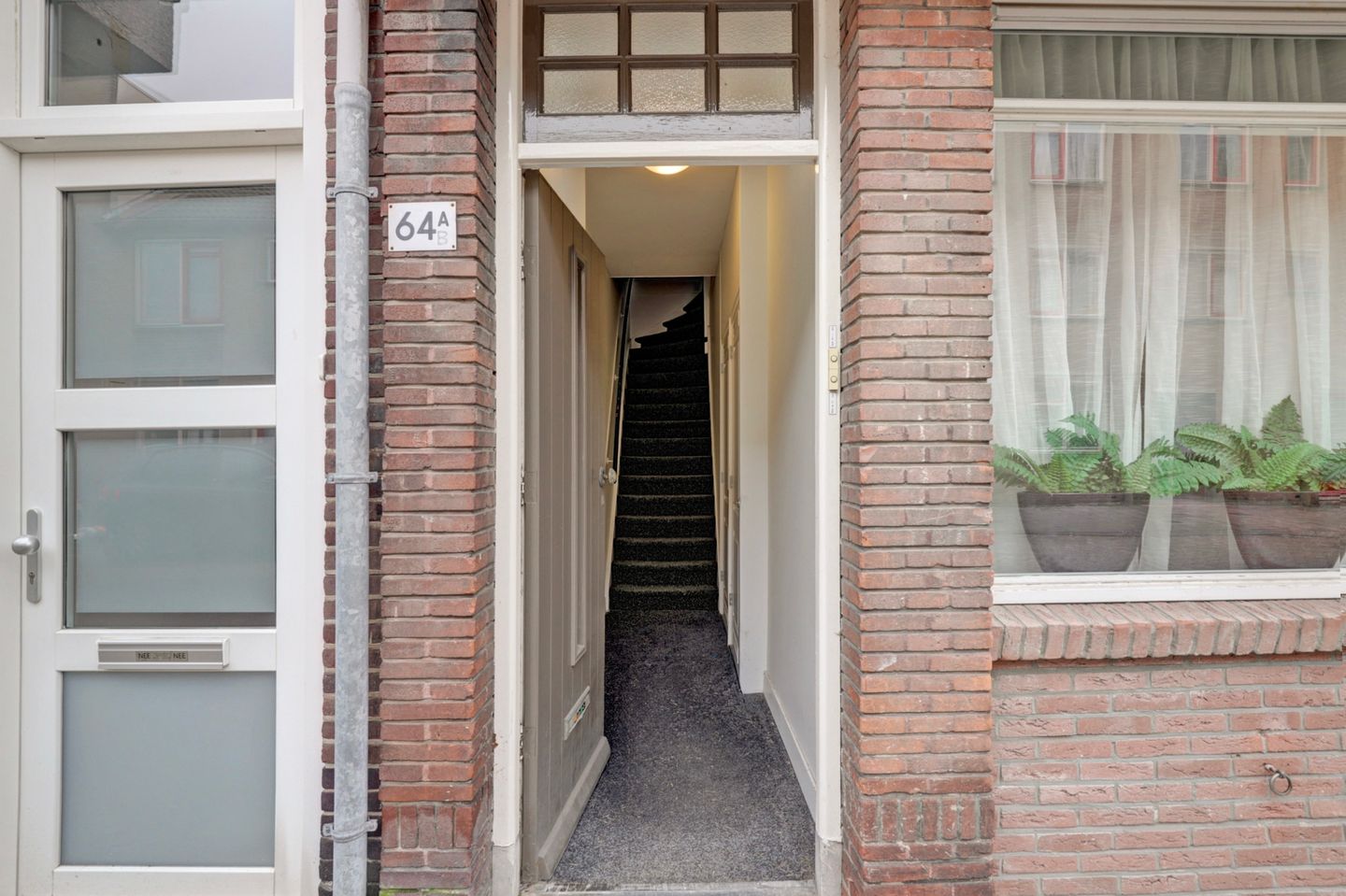 Photo 4 of Prins Hendrikstraat 64-B