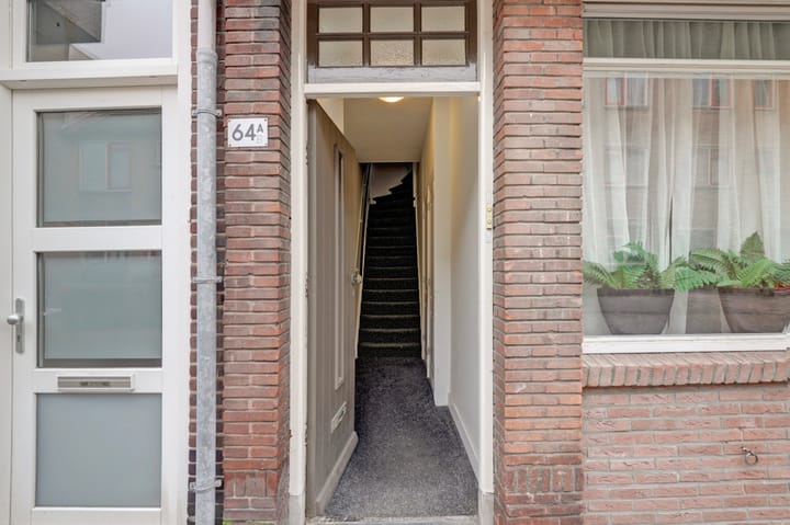 Photo 4 of Prins Hendrikstraat 64-B