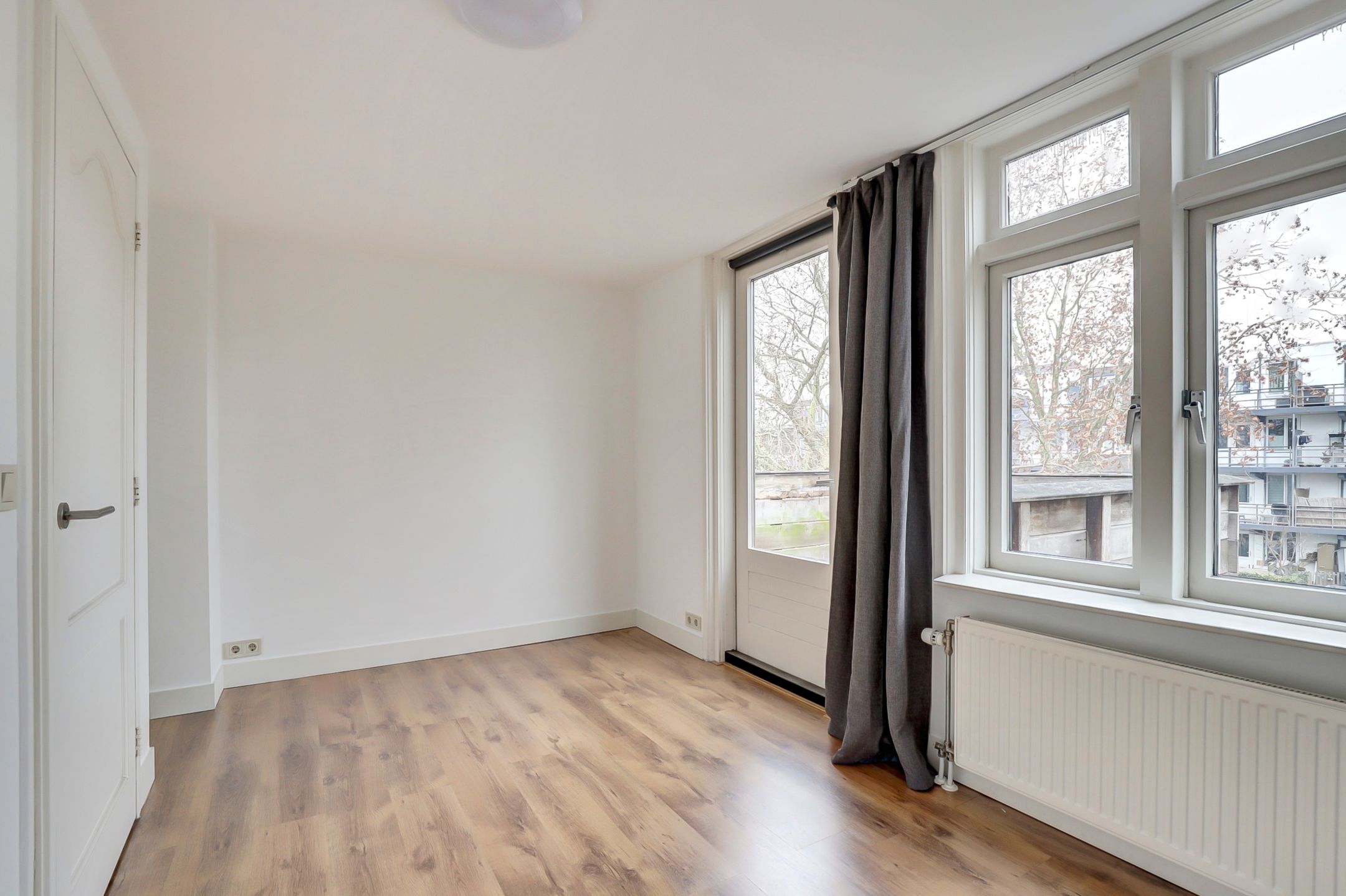 Photo 15 of Prins Hendrikstraat 64-B