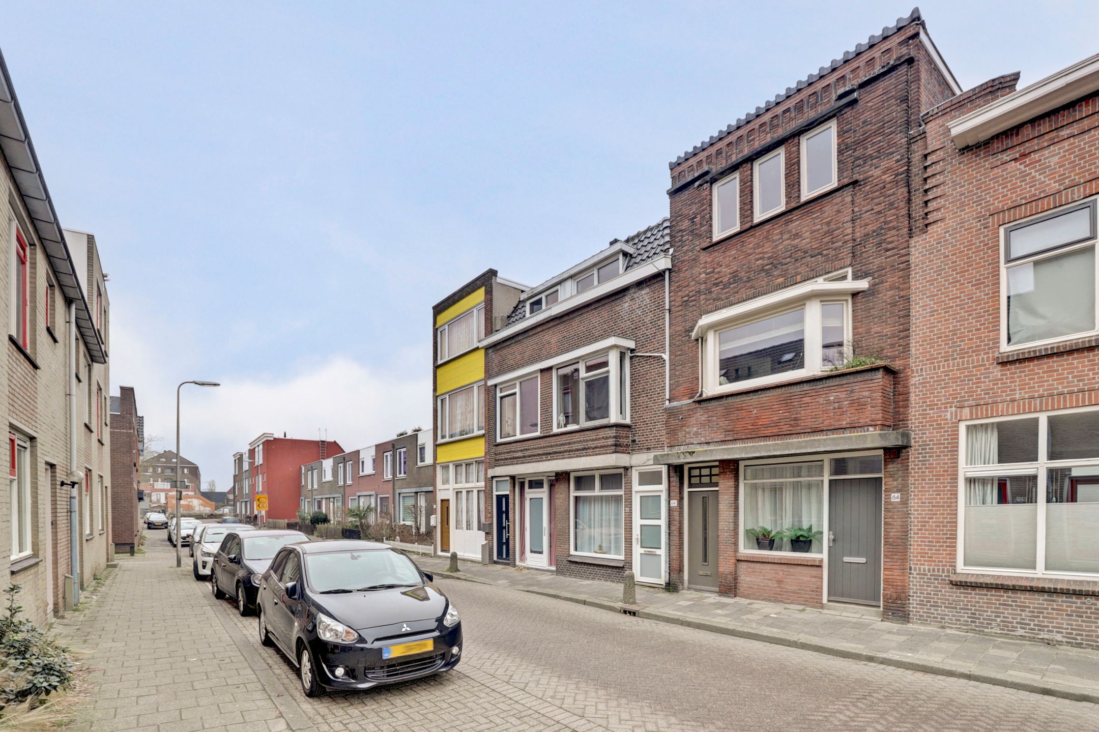 Photo 21 of Prins Hendrikstraat 64-B