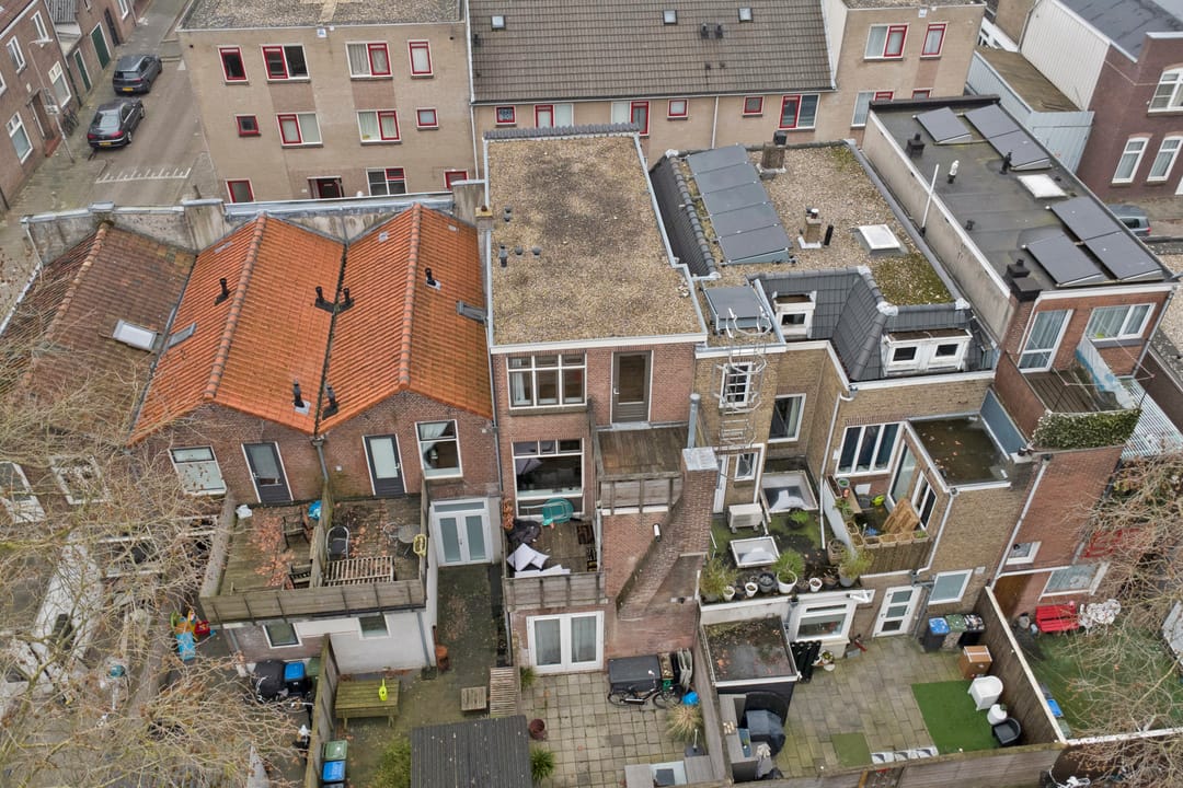 Photo 23 of Prins Hendrikstraat 64-B