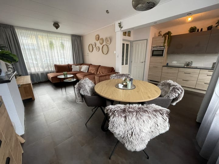 Foto 6 van van Ostadestraat 10