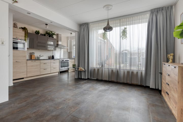 Foto 10 van van Ostadestraat 10