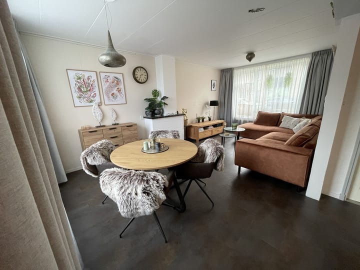 Foto 11 van van Ostadestraat 10