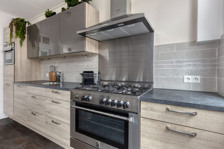 Foto 16 van van Ostadestraat 10