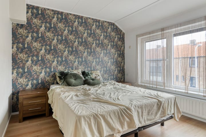 Foto 18 van van Ostadestraat 10