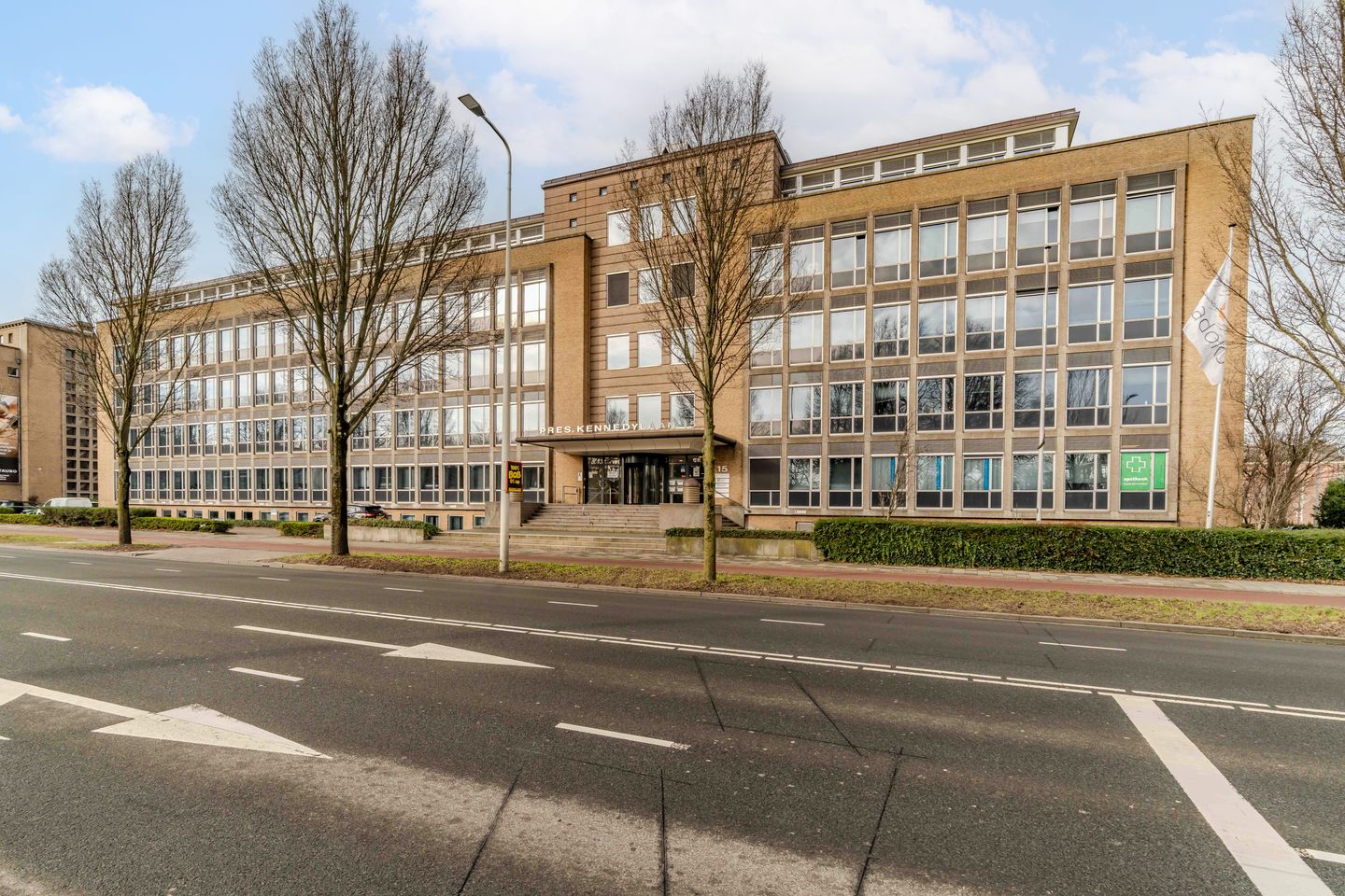 Bekijk foto 1 van President Kennedylaan 15