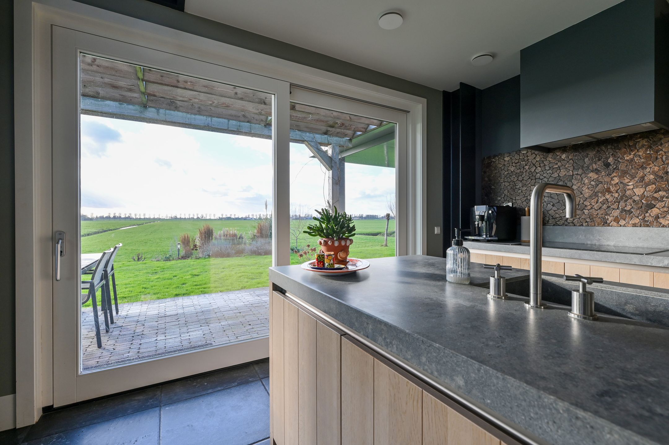 Foto 12 van Oosterlandweg 13