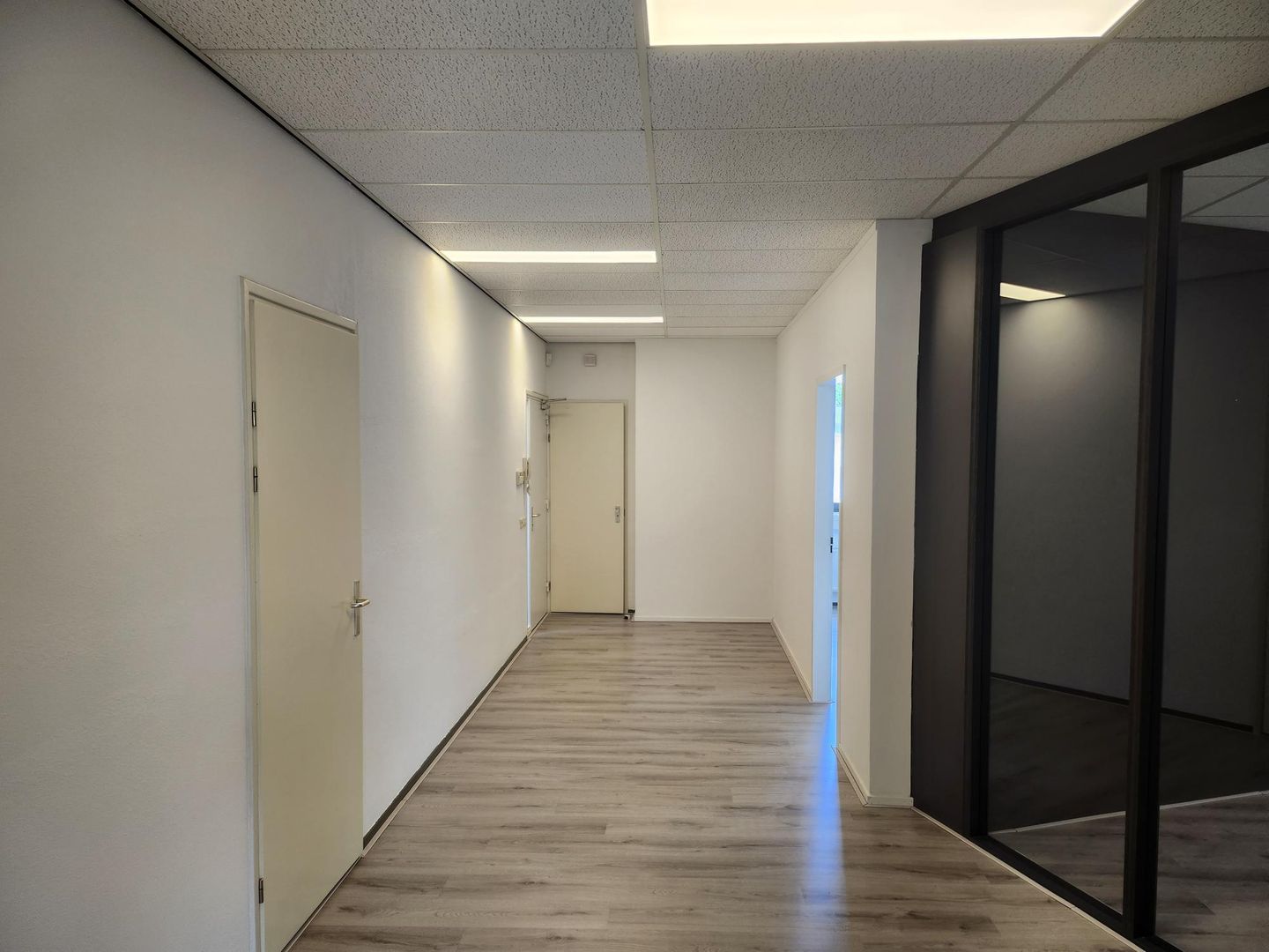 View photo 4 of Frobenstraat 19-21