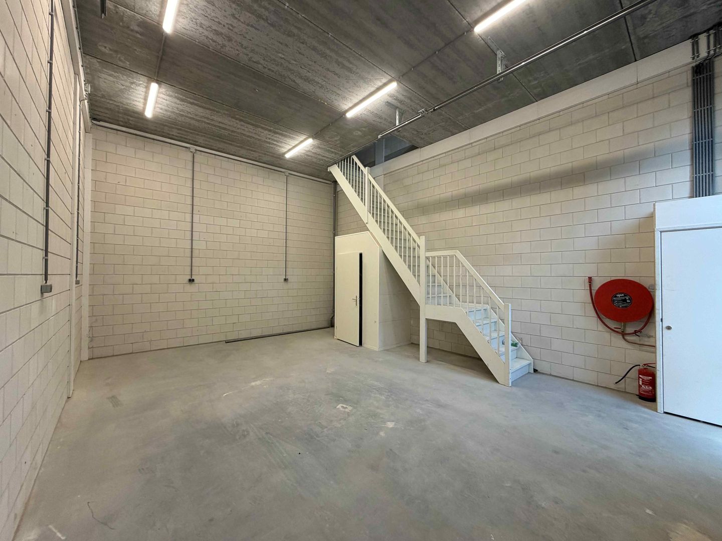 View photo 4 of Huygensstraat 35