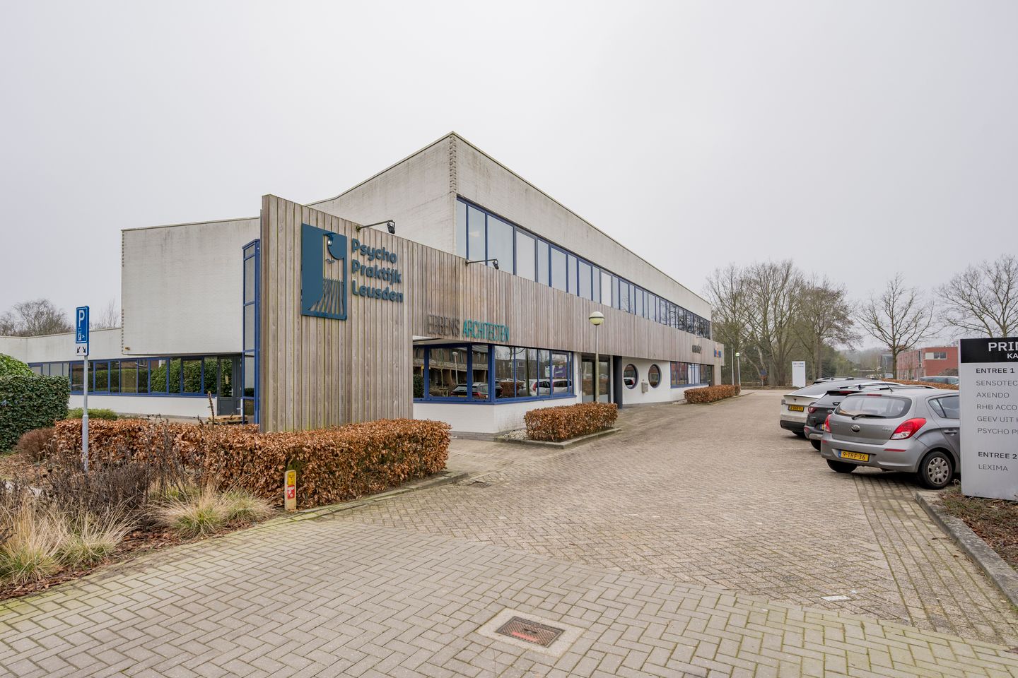 Bekijk foto 1 van Kastanjelaan 6