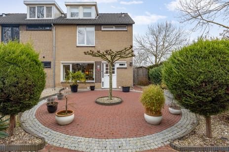 Achthuizenplantsoen 2 secondary image