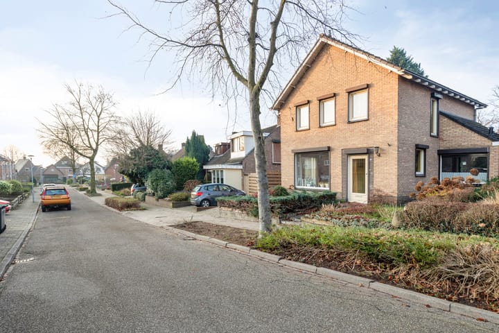 Foto 6 van Montestraat 23