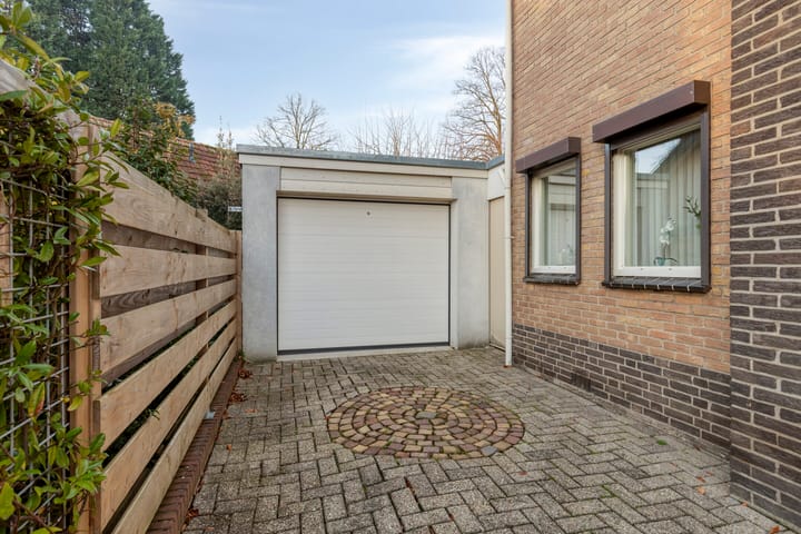 Foto 30 van Montestraat 23