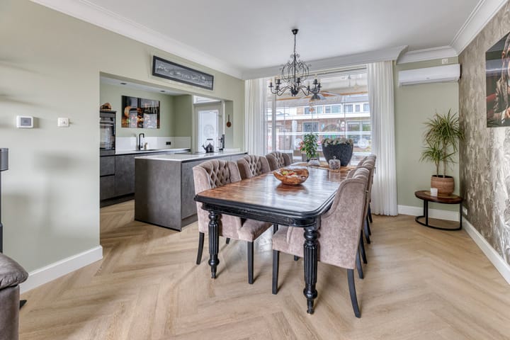 Foto 5 van Smaragd 99