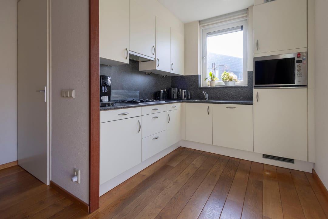 Photo 7 of Reinenstraat 2