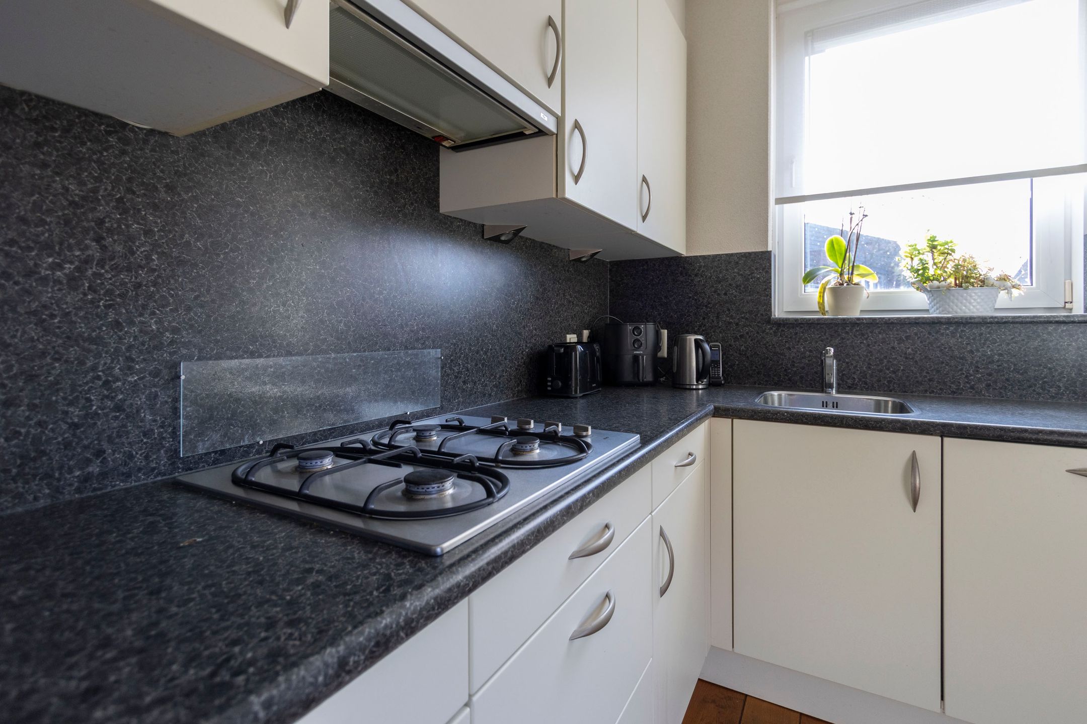 Photo 9 of Reinenstraat 2